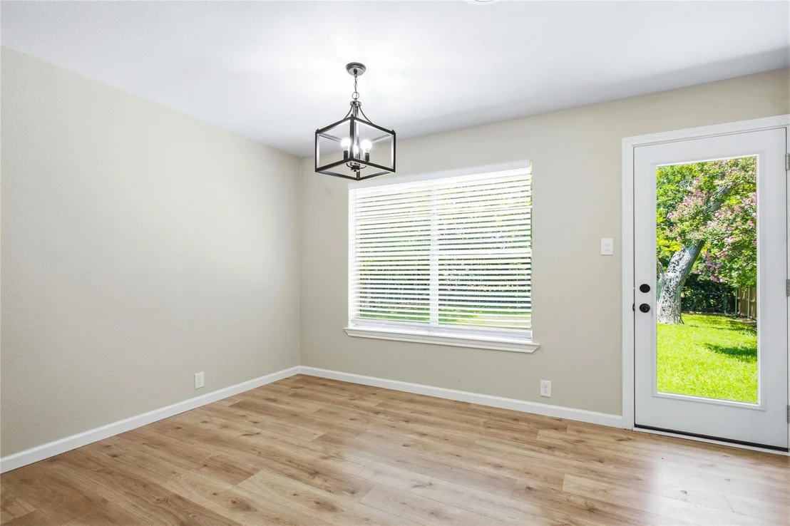Photo of 1006 N Grant Drive