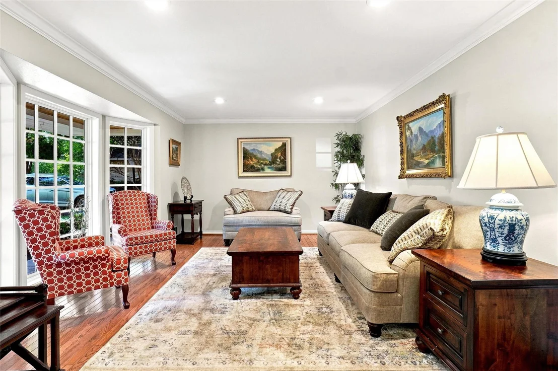 Photo of 933 Blue Lake Circle
