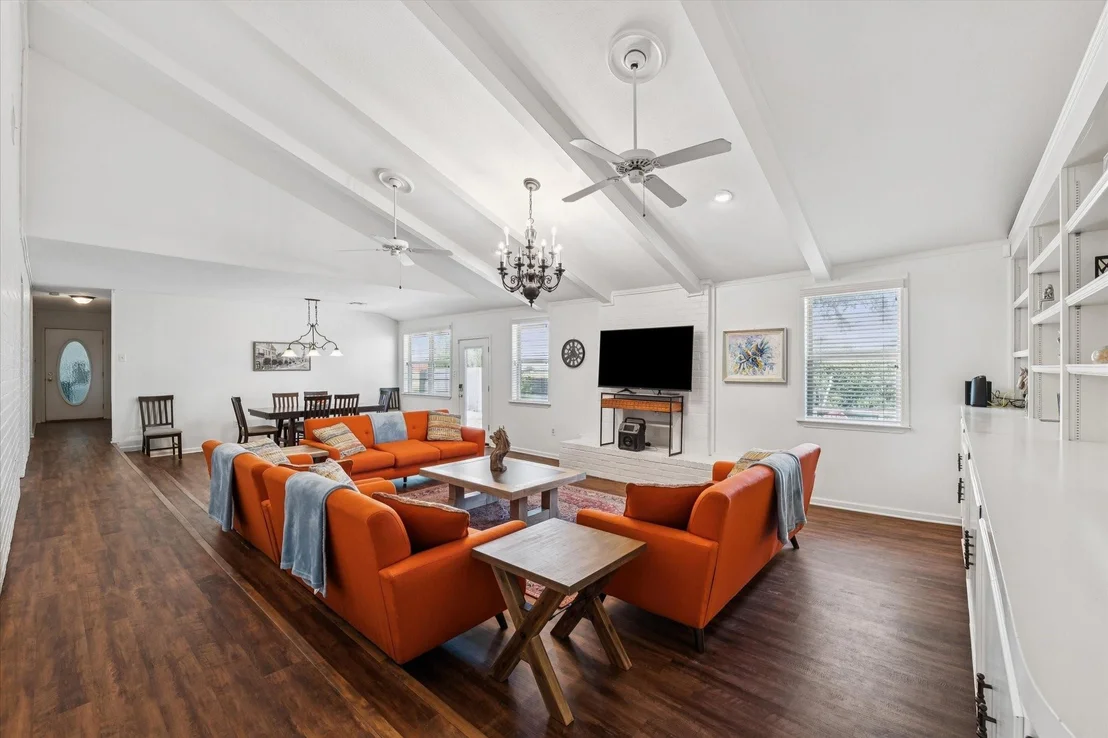 Photo of 2275 W Moonlight Drive