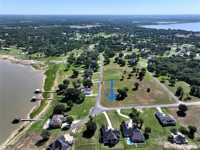 Photo of 551 Shoreline Drive