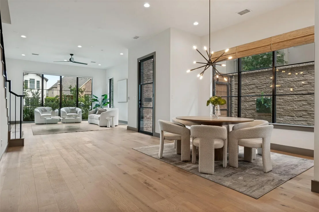 Photo of 3716 W Beverly Drive