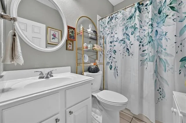 Photo of 851 Bridle Path