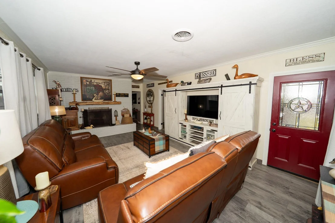 Photo of 455 5th