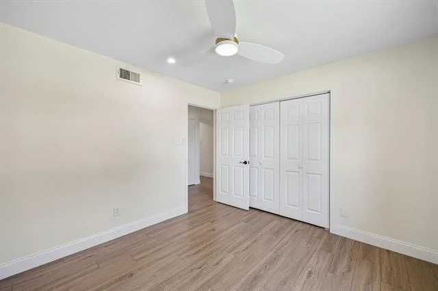 Photo of 1601 Kingspoint Drive