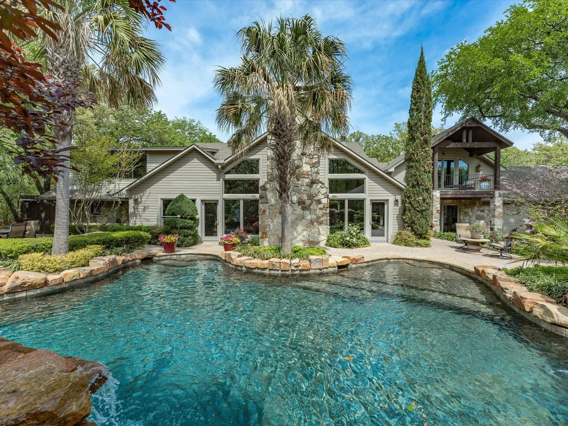 Photo of 625 Estates Drive