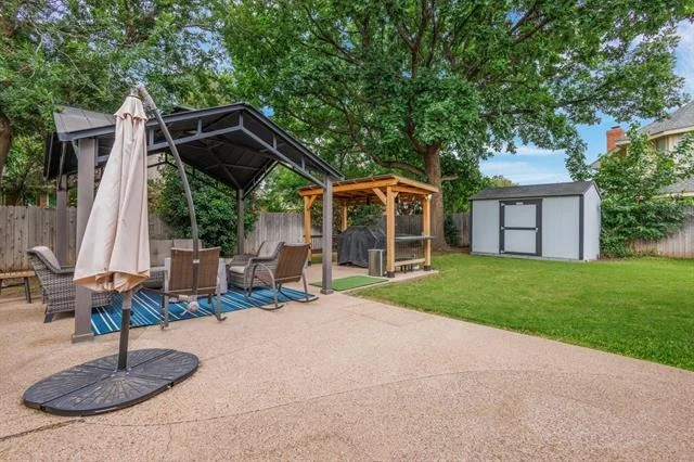 Photo of 1625 Lakeshore Drive