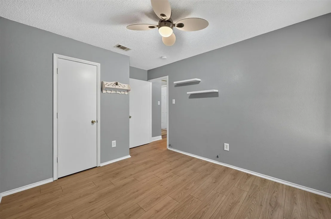 Photo of 2103 Meadowview Drive