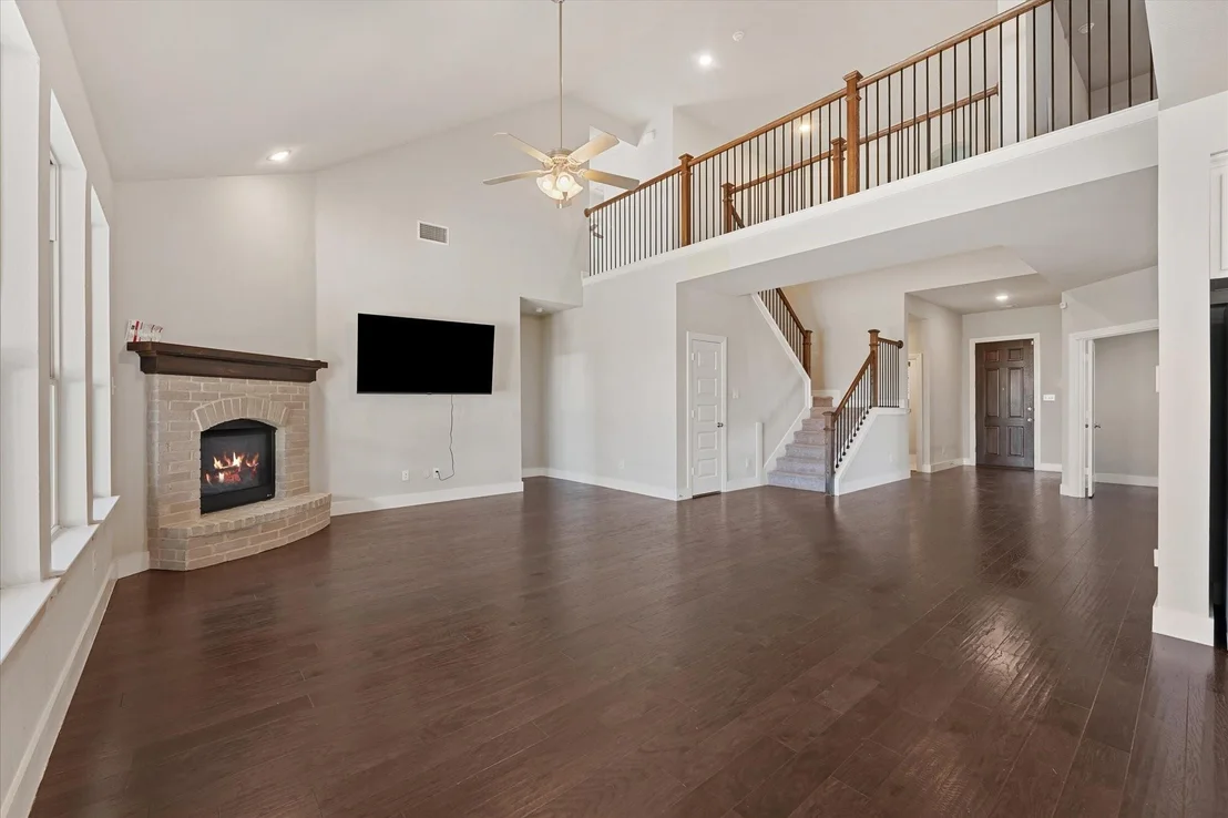 Photo of 2044 Longbridge Road