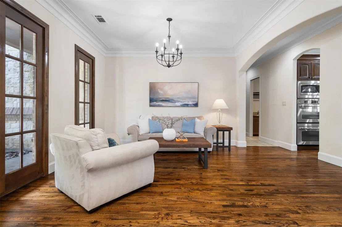 Photo of 3225 Clubview Drive