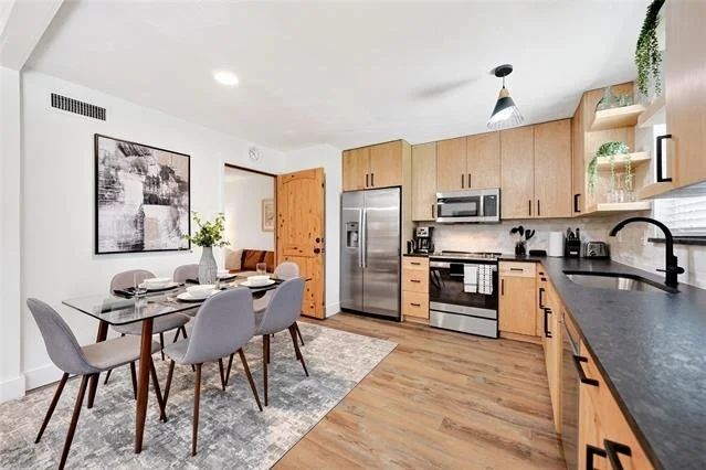 Photo of 5917 Maple Lane