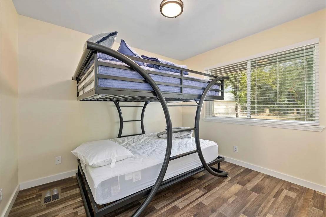 Photo of 201 Cove Circle
