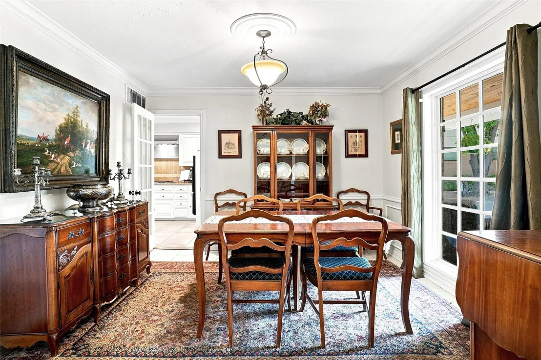 Photo of 933 Blue Lake Circle