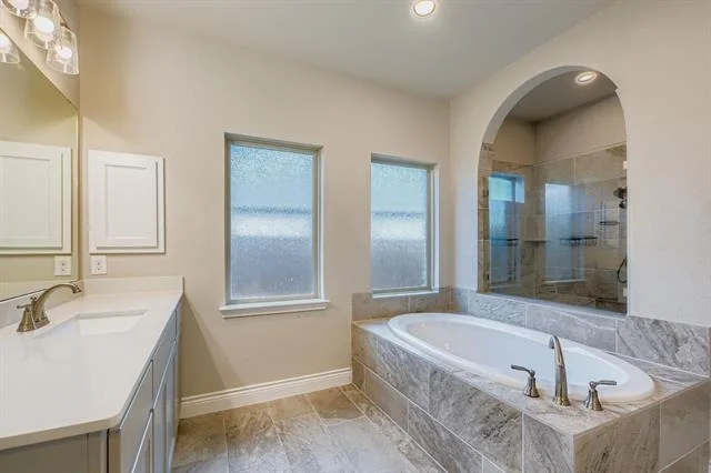 Photo of 833 Knoxbridge Road