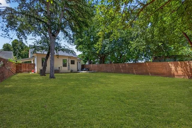 Photo of 2511 Gladstone Drive