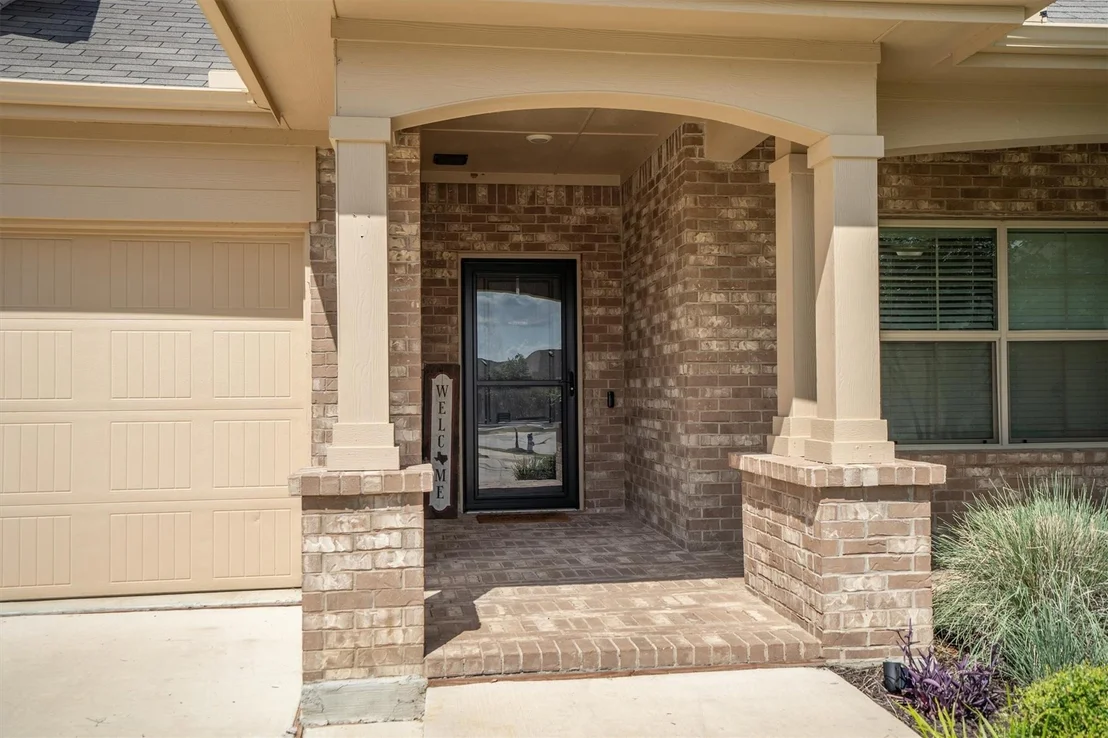 Photo of 5525 Round Hill Road