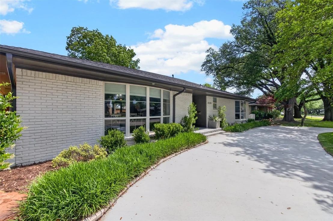 Photo of 6233 Crestmont Drive