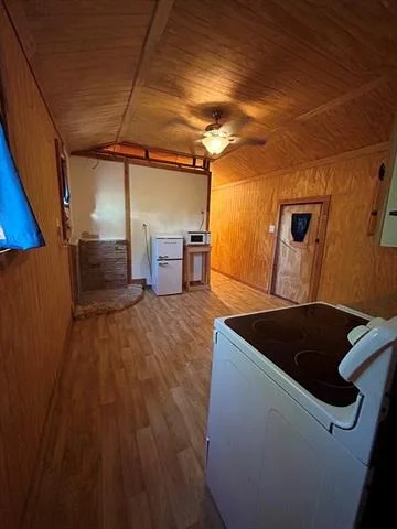 Photo of 1362 Woodridge