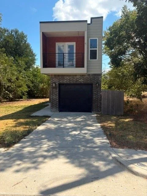 Photo of 2432 St Clair Drive