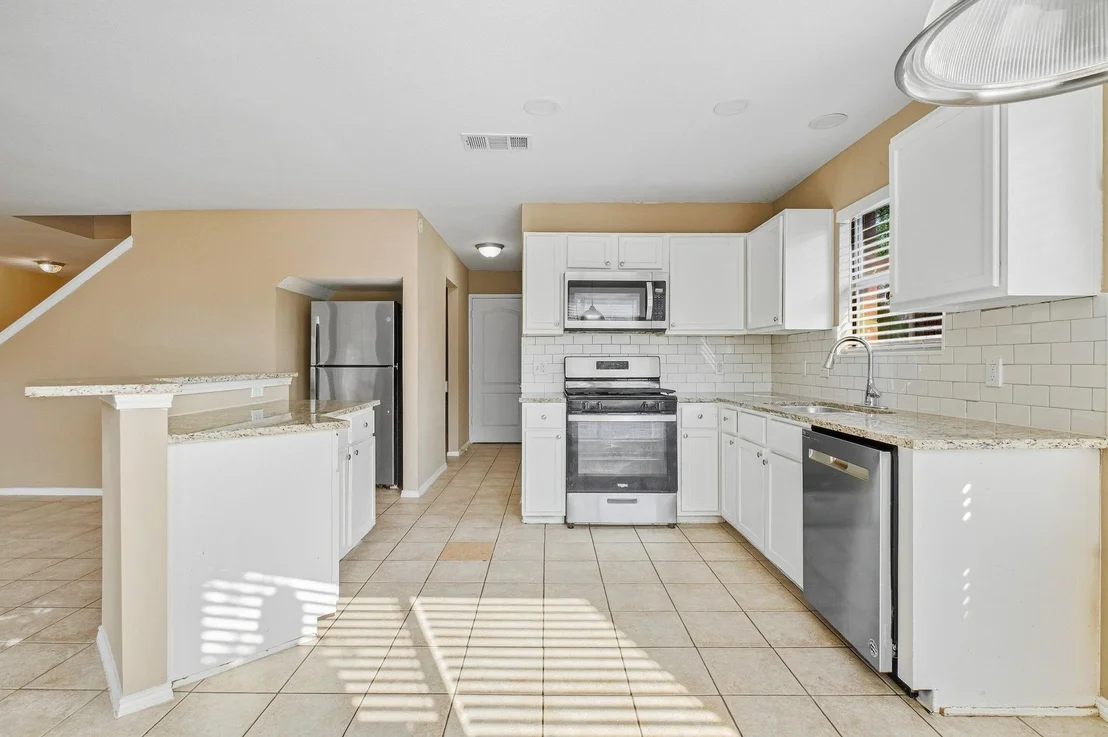 Photo of 1002 Chatham Lane