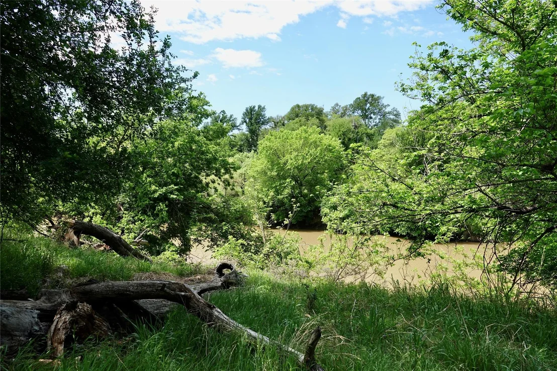 Photo of 588 County Road 430