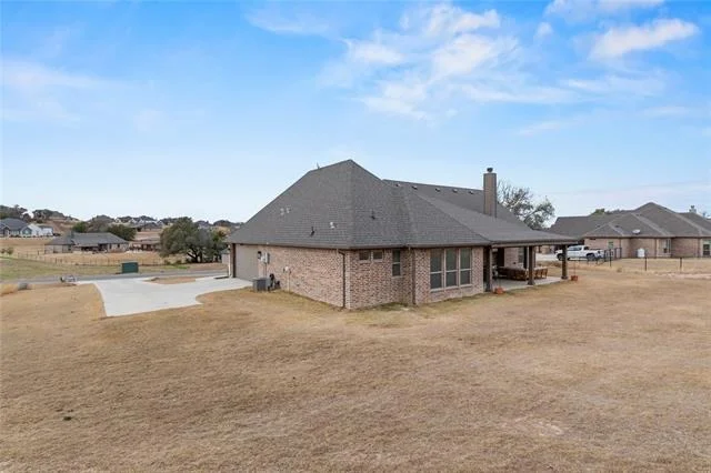 Photo of 916 Silverleaf Drive