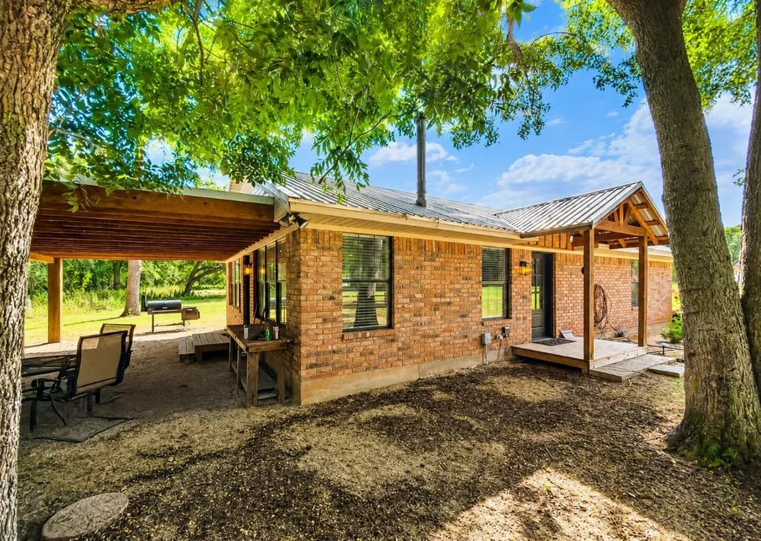 Photo of 101 Rose Way