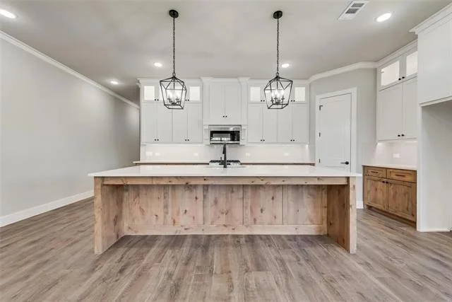 Photo of 1327 Selby Road