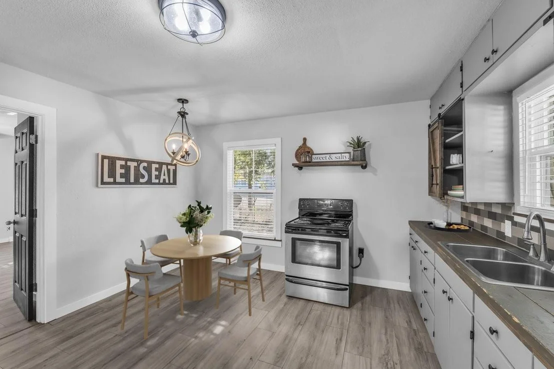 Photo of 211 W Stegall Drive