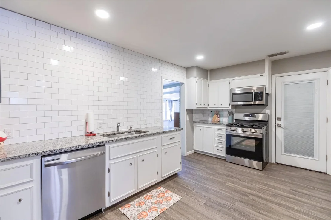 Photo of 720 GLENDALE Drive