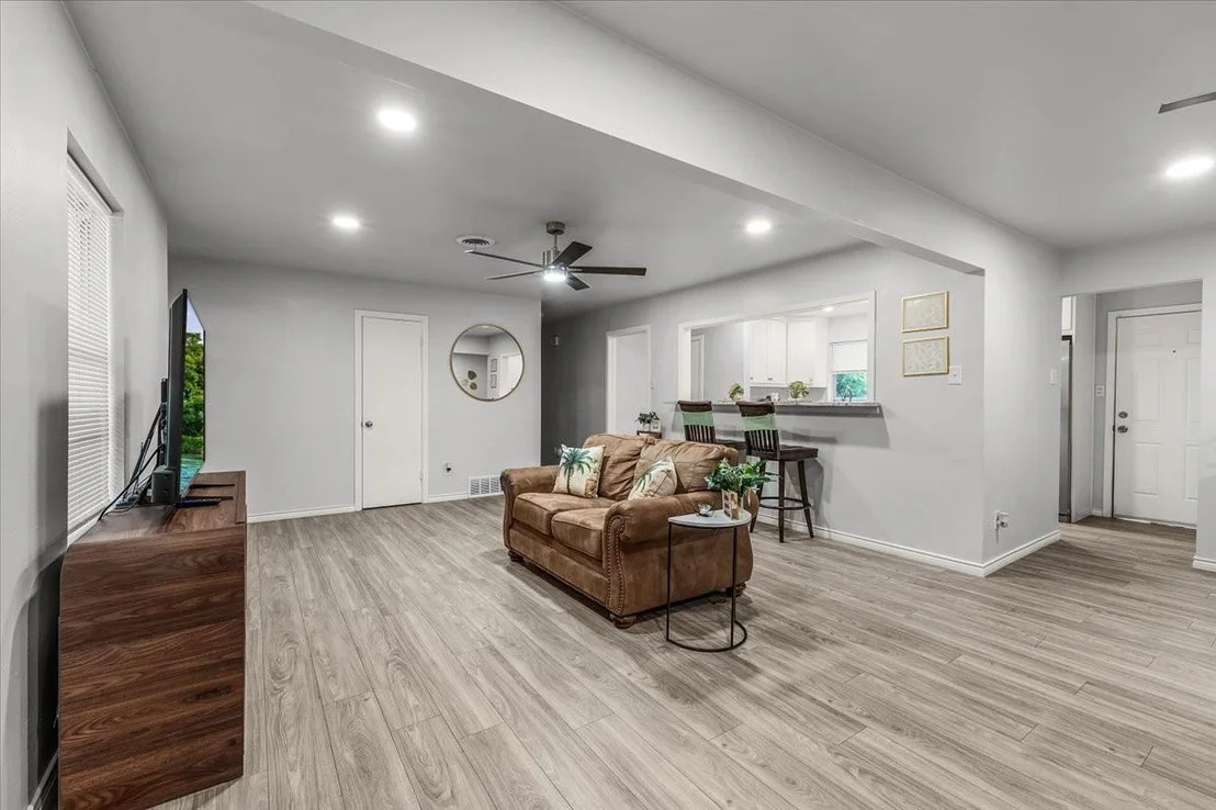 Photo of 2244 Cambridge Drive