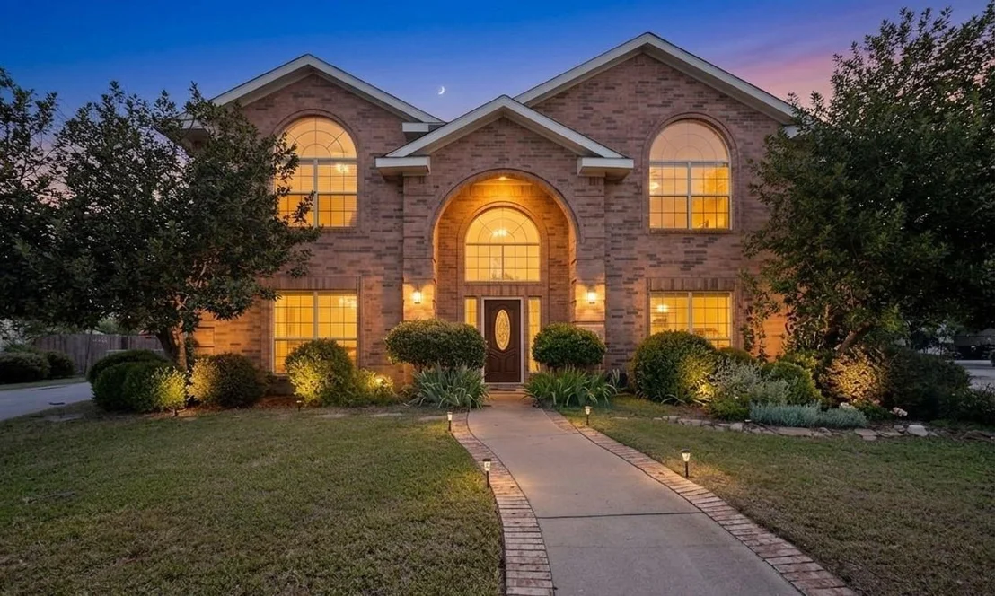 Photo of 3509 Mistletoe Lane