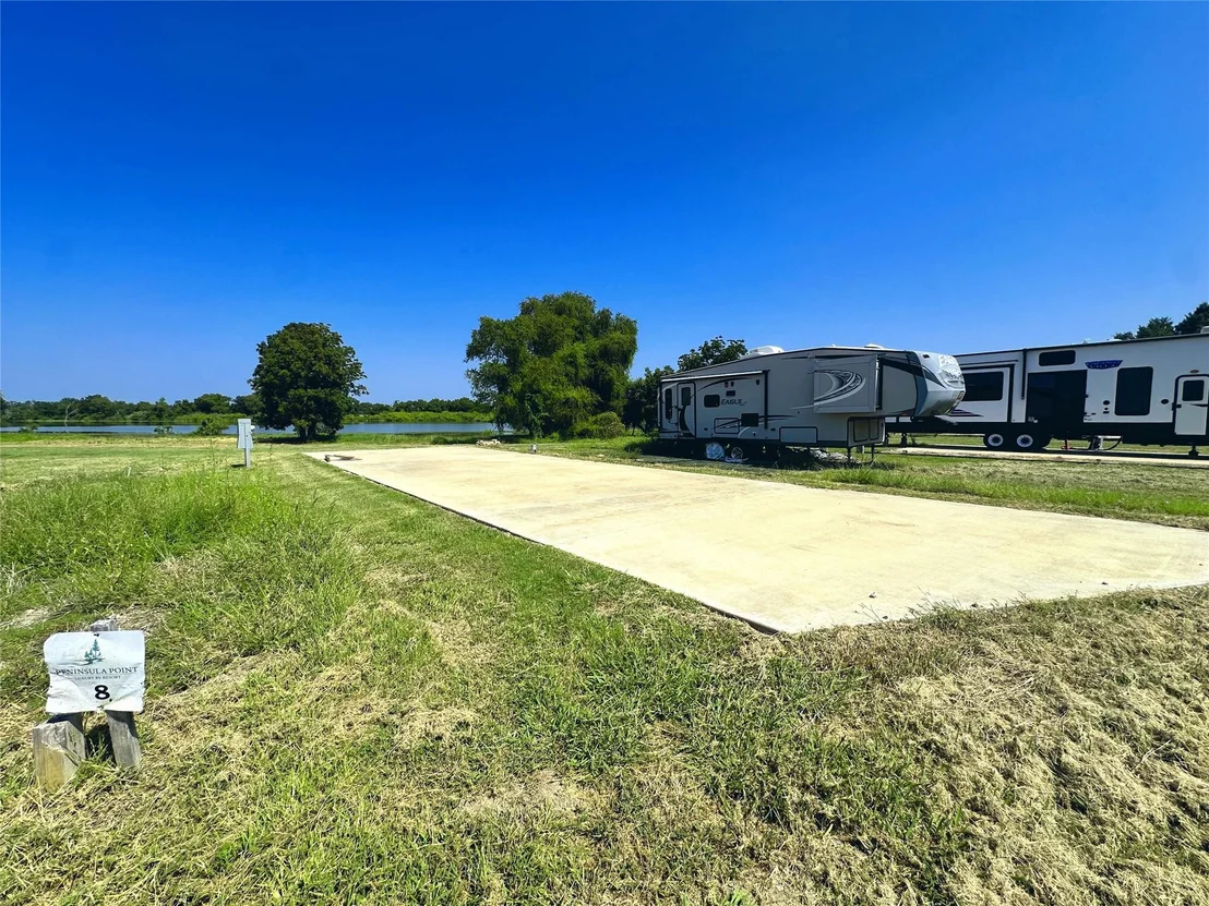 Photo of 5086 Waterfront Road