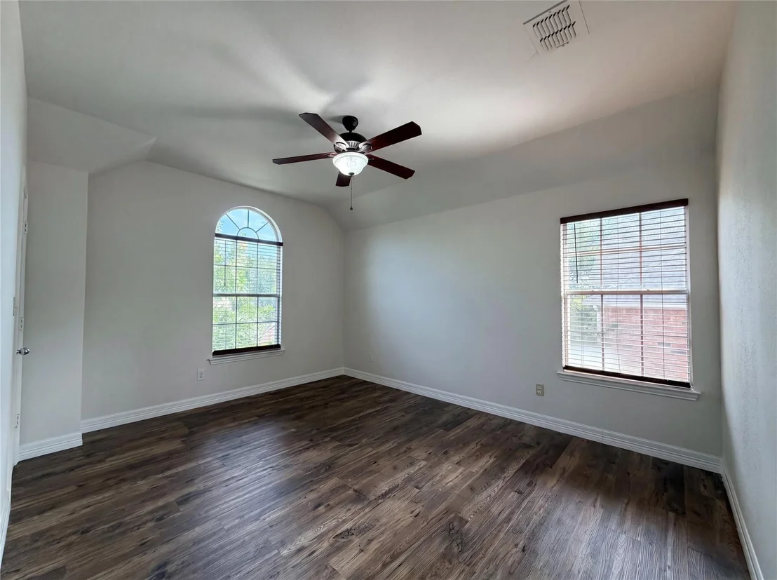 Photo of 1429 Greenbriar Drive