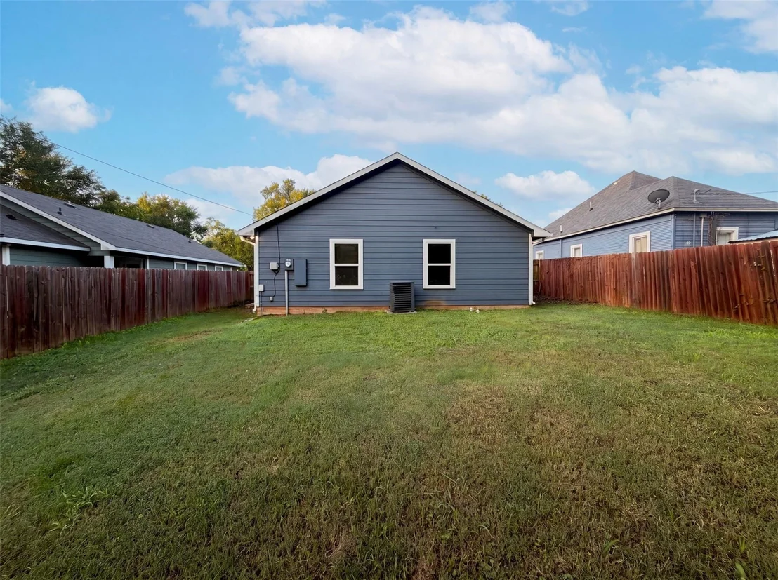 Photo of 709 W Hull Street