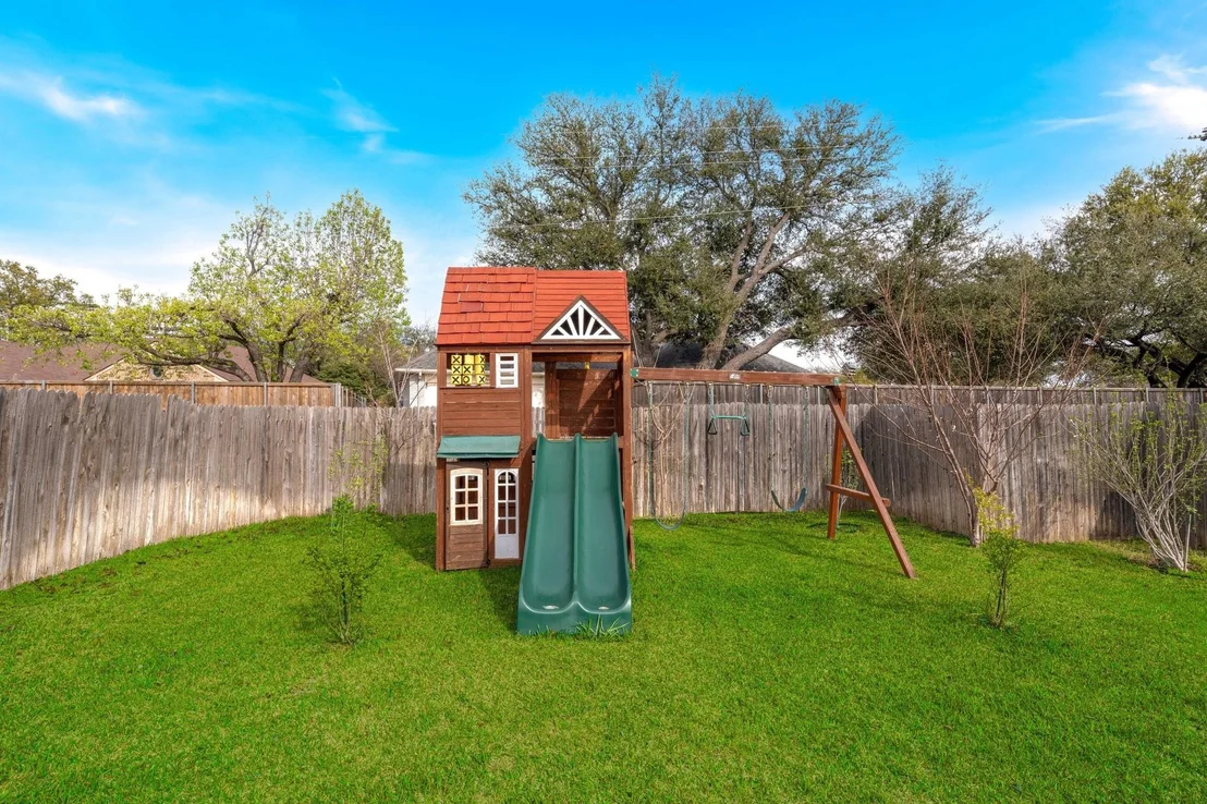 Photo of 413 Sandy Knoll Drive