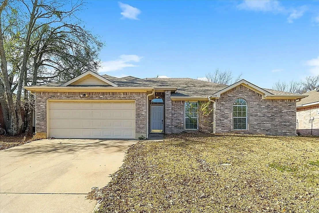 Photo of 334 River Oaks Lane
