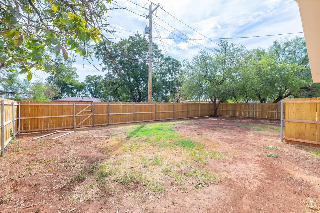 Photo of 1201 Westview Drive