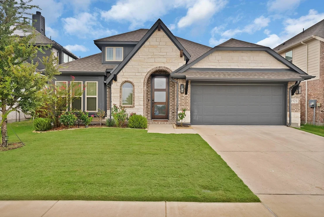 Photo of 1521 Alexander Drive