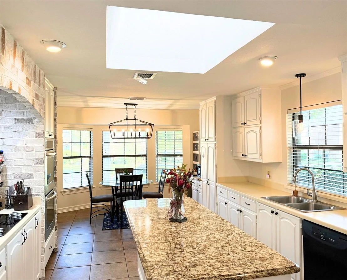 Photo of 6004 Lakehurst Drive