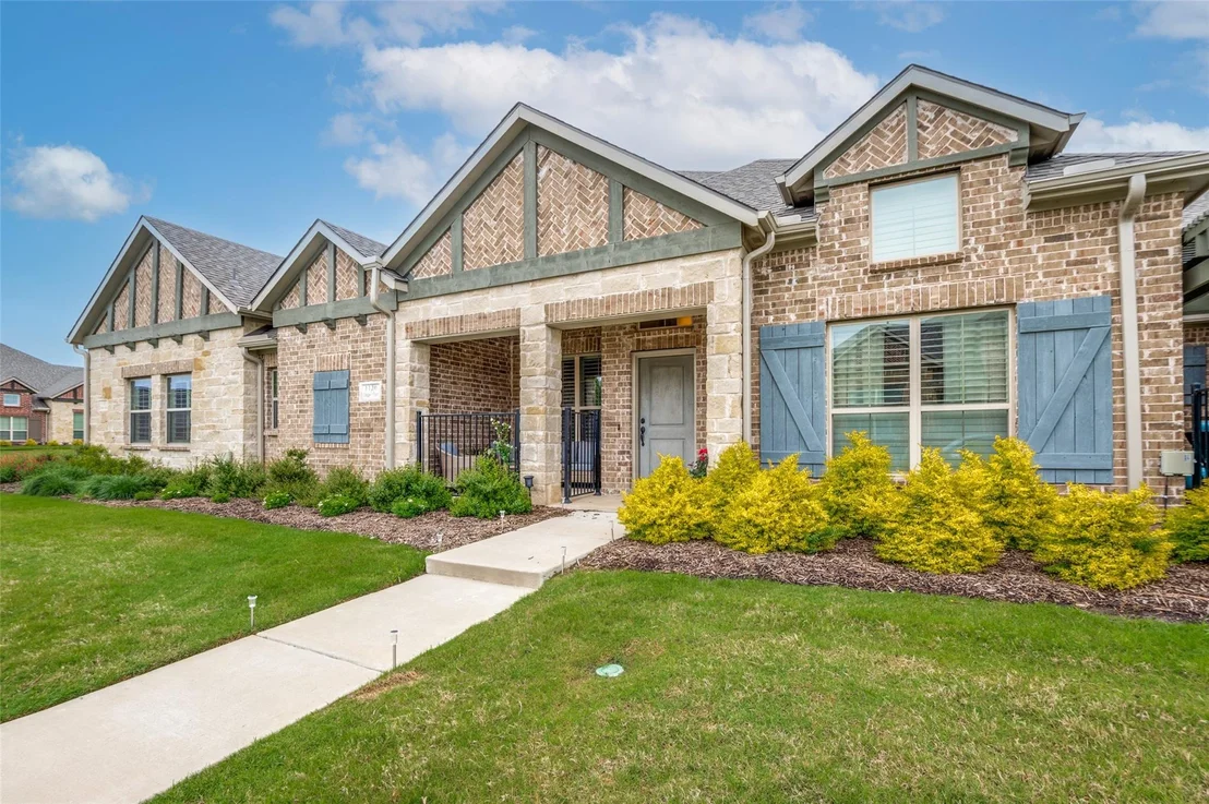 Photo of 1130 Foxglove Lane