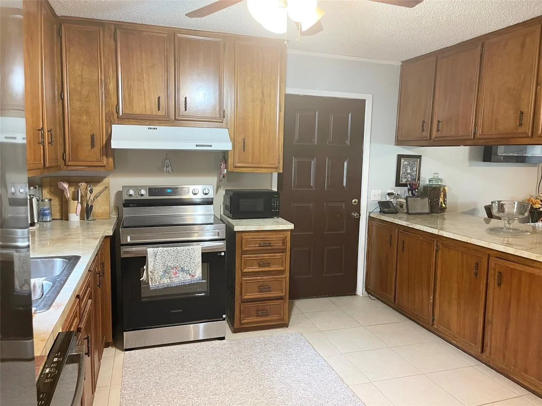 Photo of 140 S Comanche Drive