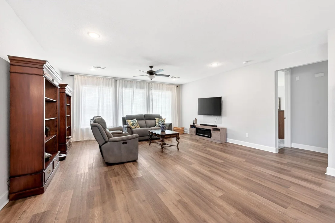 Photo of 1469 Lawnview Drive