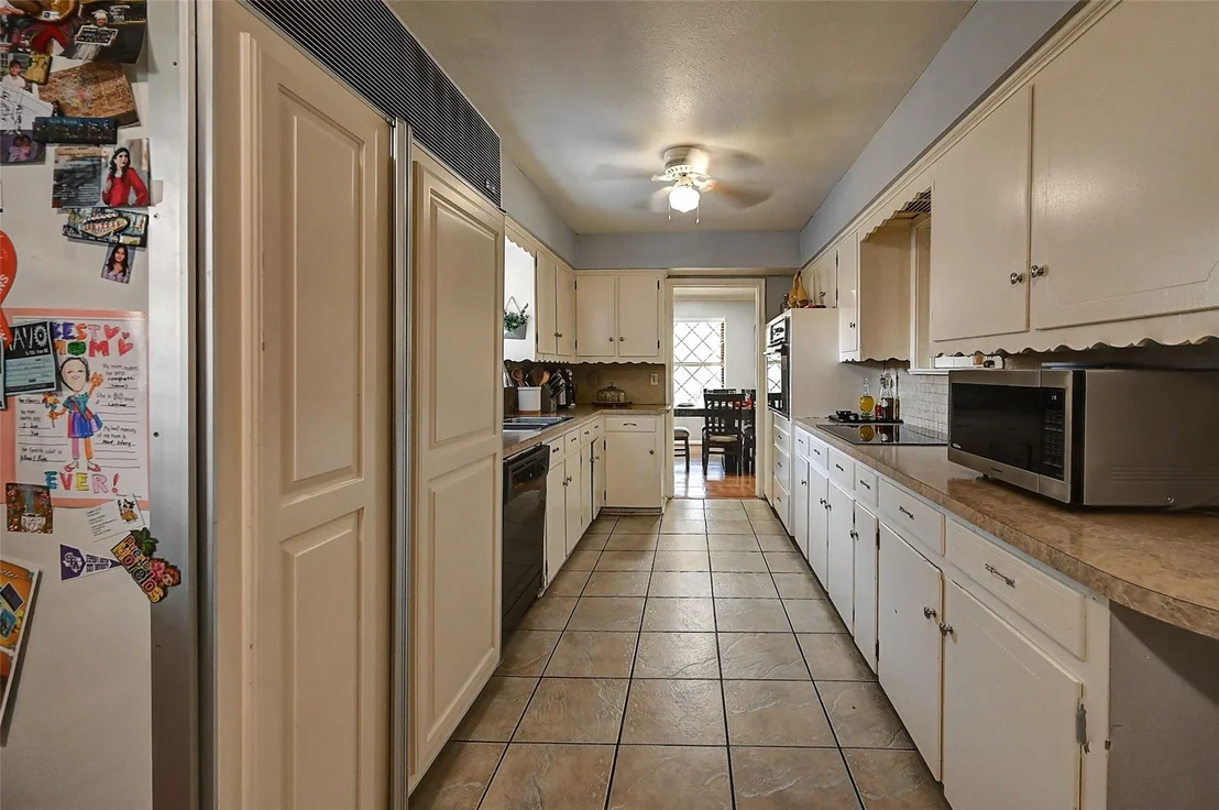 Photo of 3262 Camelot Drive