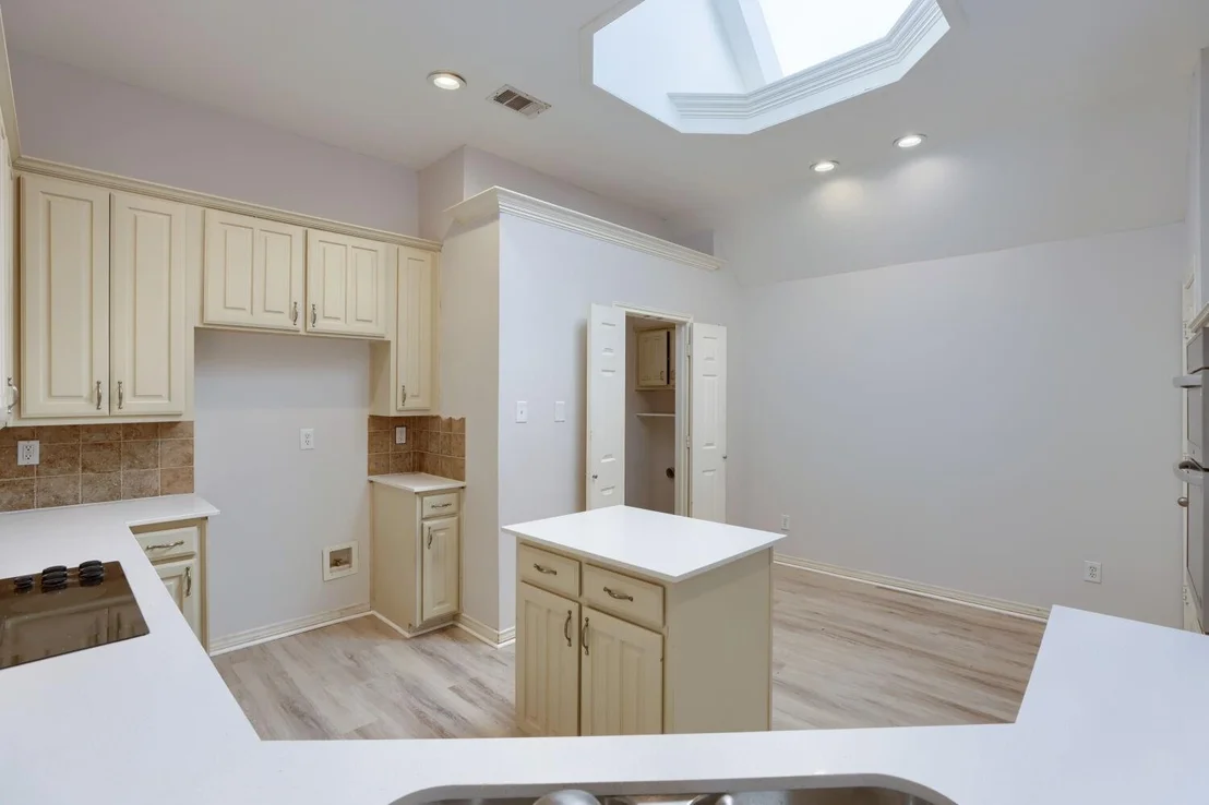 Photo of 8622 Forest Glen Drive