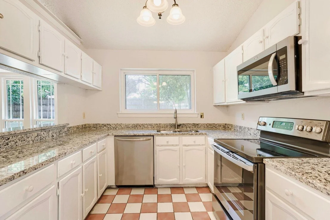 Photo of 314 Sandlewood Lane