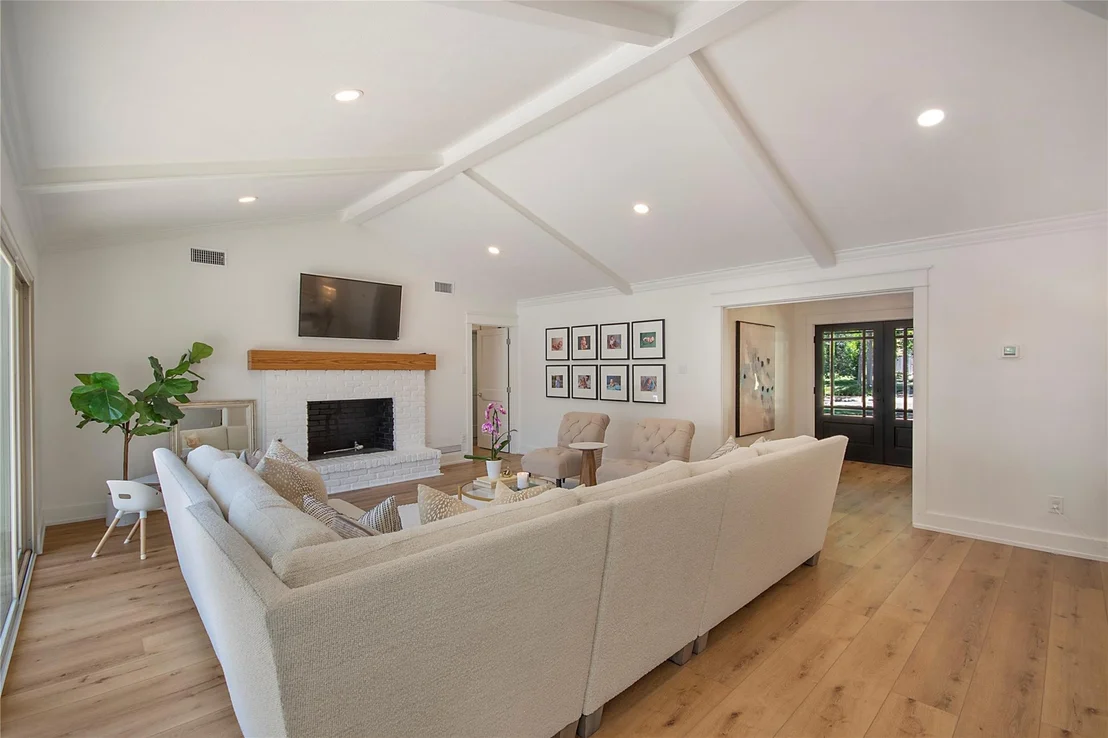 Photo of 1049 Forest Grove Drive