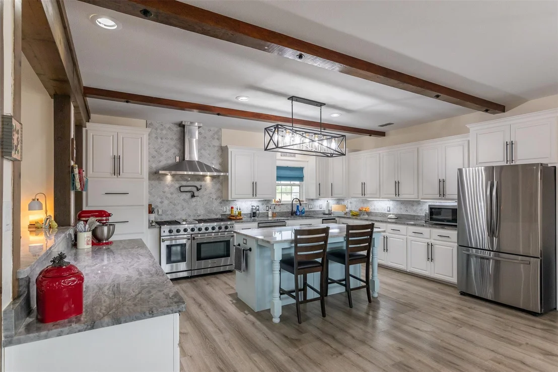 Photo of 582 Clark Road