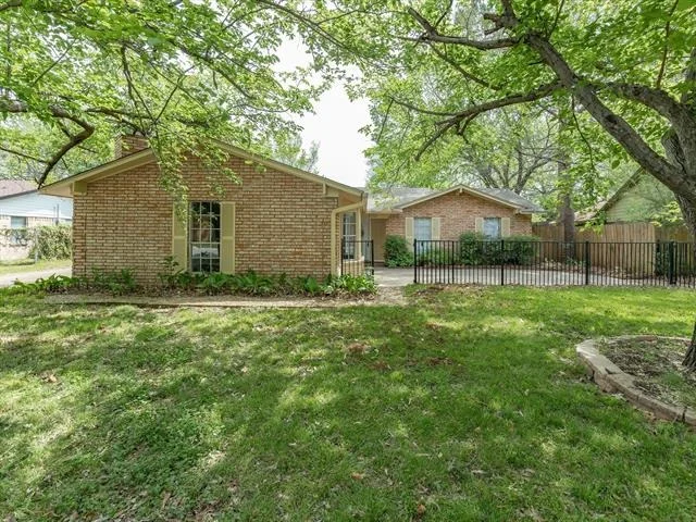 Photo of 2732 Foxcroft Circle