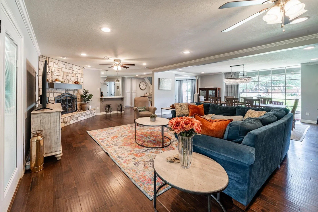 Photo of 1825 Elmwood Drive