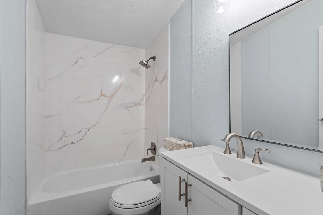 Photo of 2104 County Road 2134